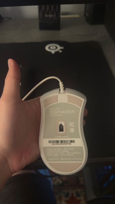 Игровая мышка Razer Deathadder essential в иделаьном состоянии