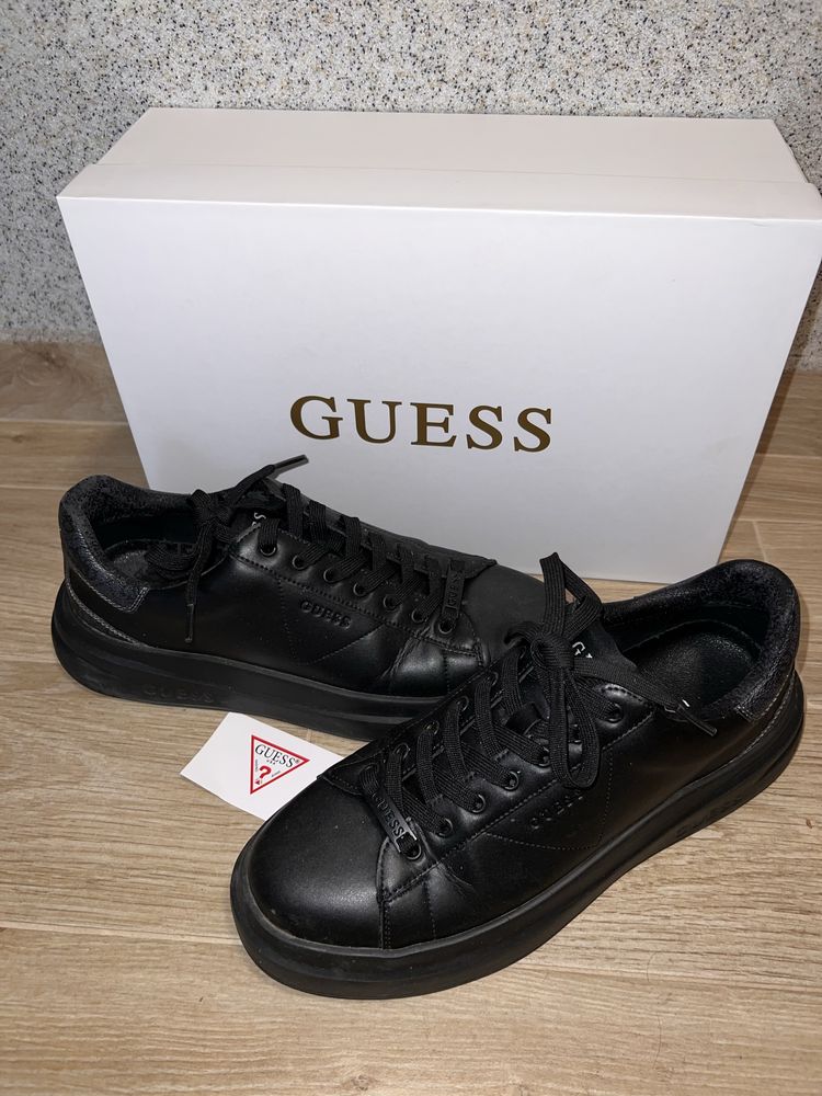 Обувки Guess н43