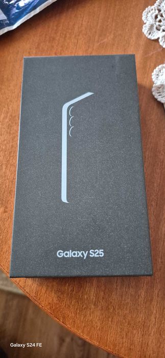 Чисто нов Samsung S25, 512GB памет. В гаранция.