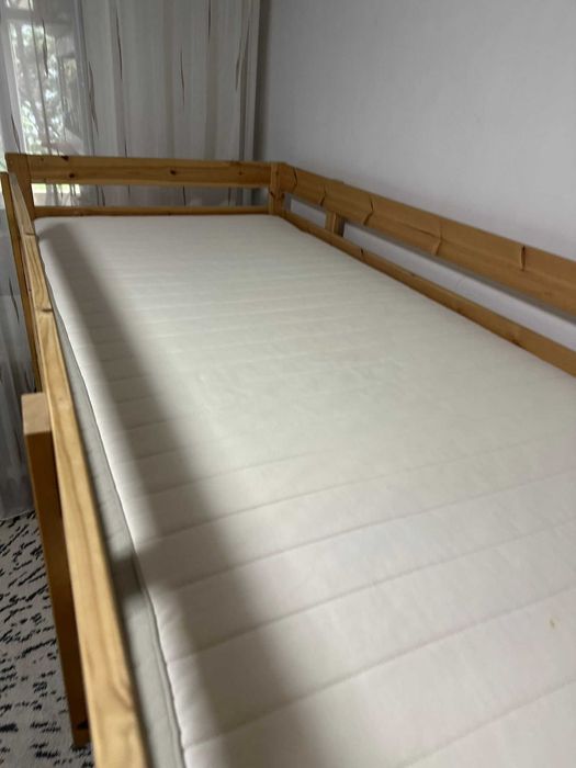 Se vinde pat suprapus/supraetajat copii Ikea