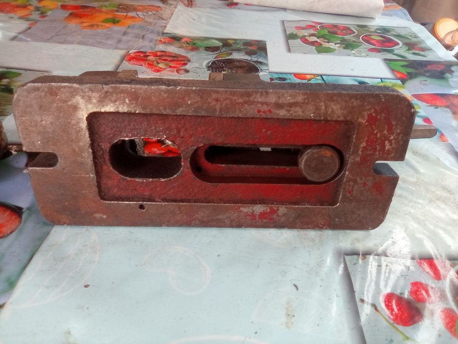 Lanț automacara cu 2 carlige la 210 cm și o menghina mica