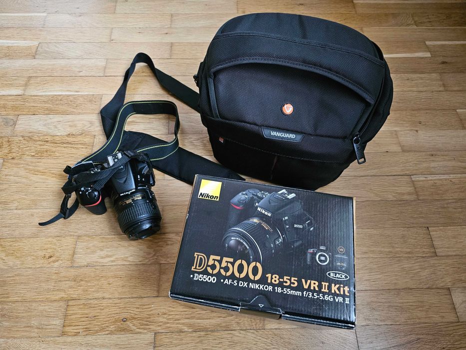 Фотоапарат Nikon D5500 + 18-55 VR II Kit Перфектен