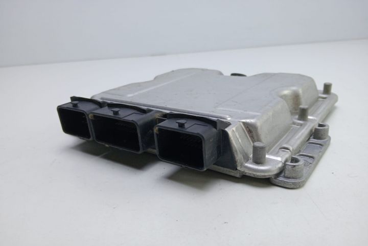 Calculator ECU   Bosch 0281011133 / 9647474680 Peugeot 807 prima gene