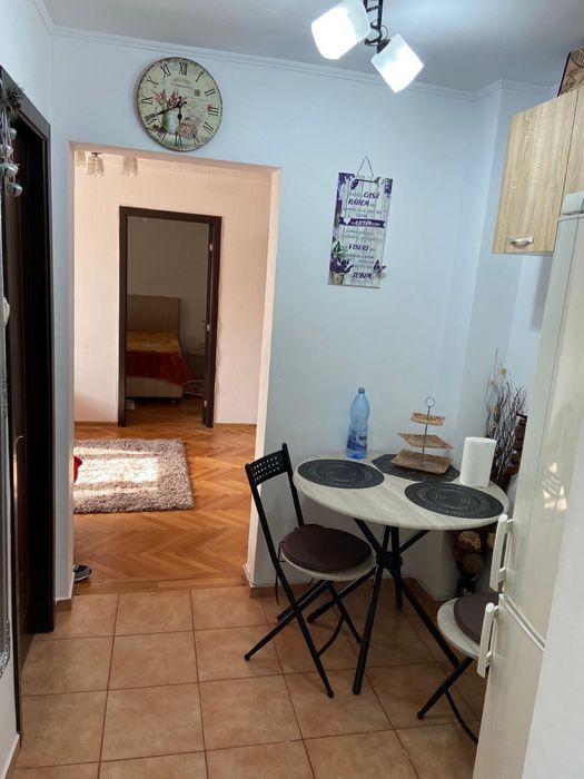 Apartament 2 camere Semidecomandat