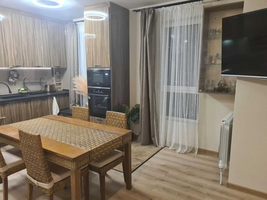 Дава се под наем Тристаен апартамент в София, Света Троица - 85 кв.м за 918 € - Снимка #8