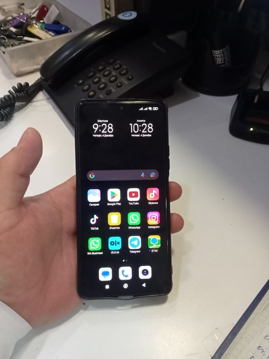 Продам телефон Redmi note 10 Pro 8/256 состояние отличное