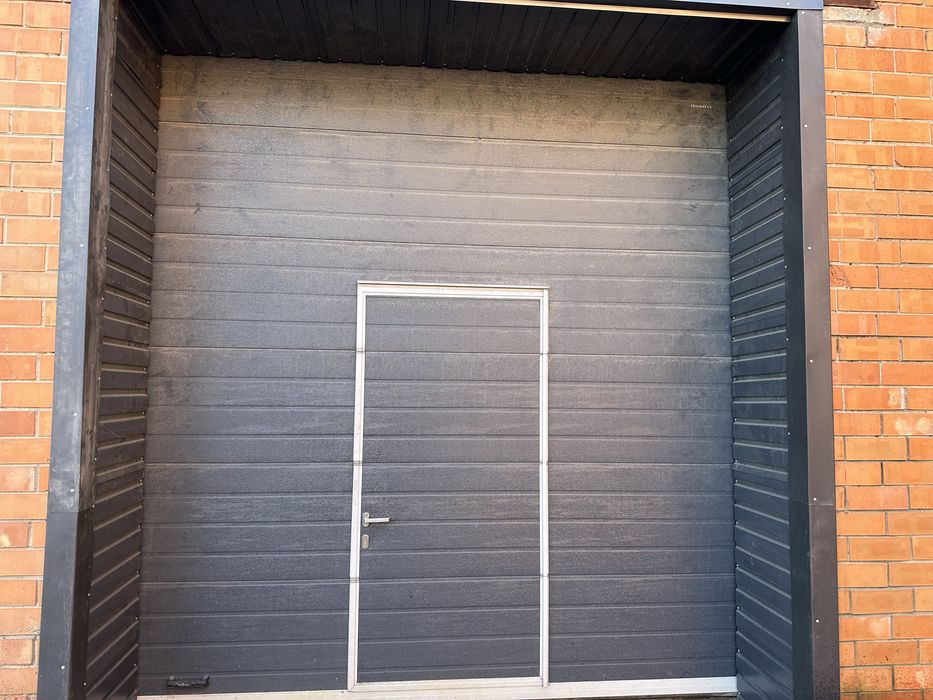 Сдам в арнду отапливаемое помещение с подемными воротами