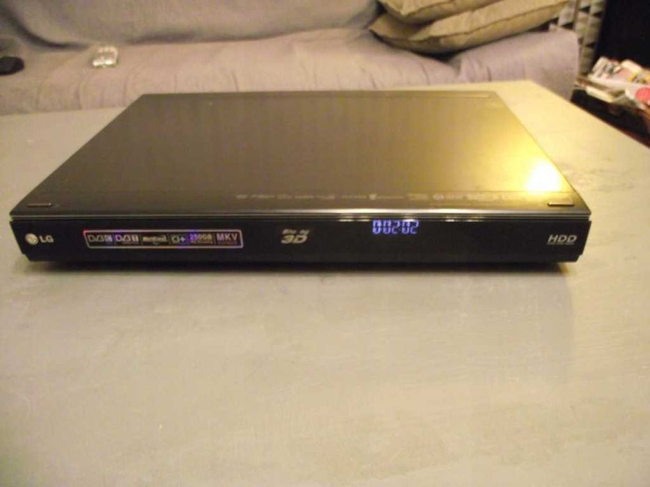 Hard disk recorder with 3D Blu-ray Combi TUNER HD