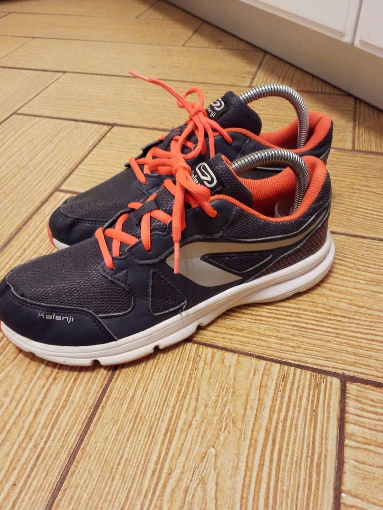 Pantofi sport Kalenji, mărime 38.