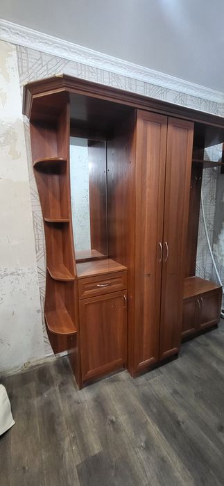 Продам прихожую недорого