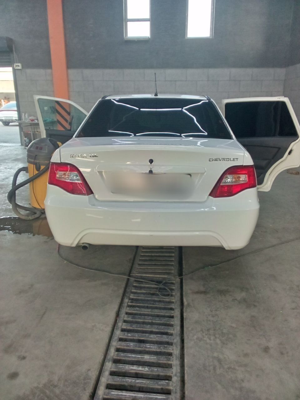 Nexia 2, 1.6L srochno sotiladi