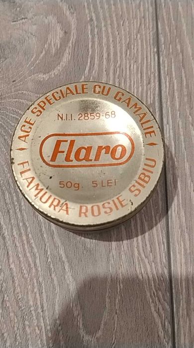 Cutii de carton/plastic cu conținut ace cu gamalie FLARO- comunism/RSR