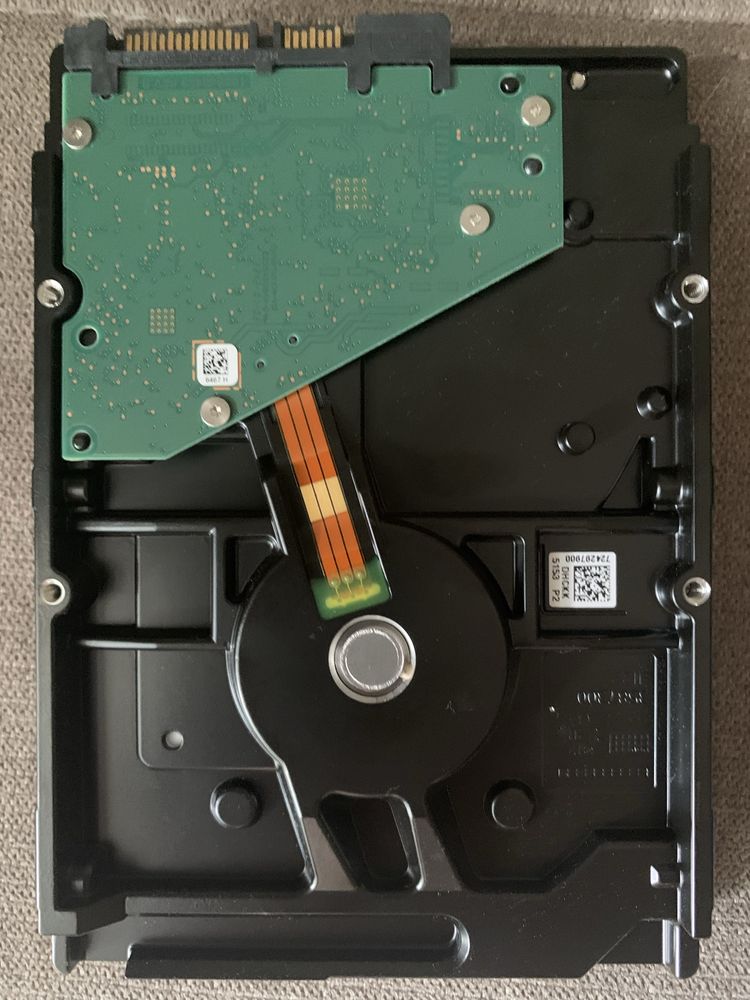 Срочно Жесткий диск Seagate SkyHawk 2 TB для видеонаблюдения