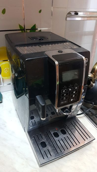 Кофемашина Delonghi Dinamica