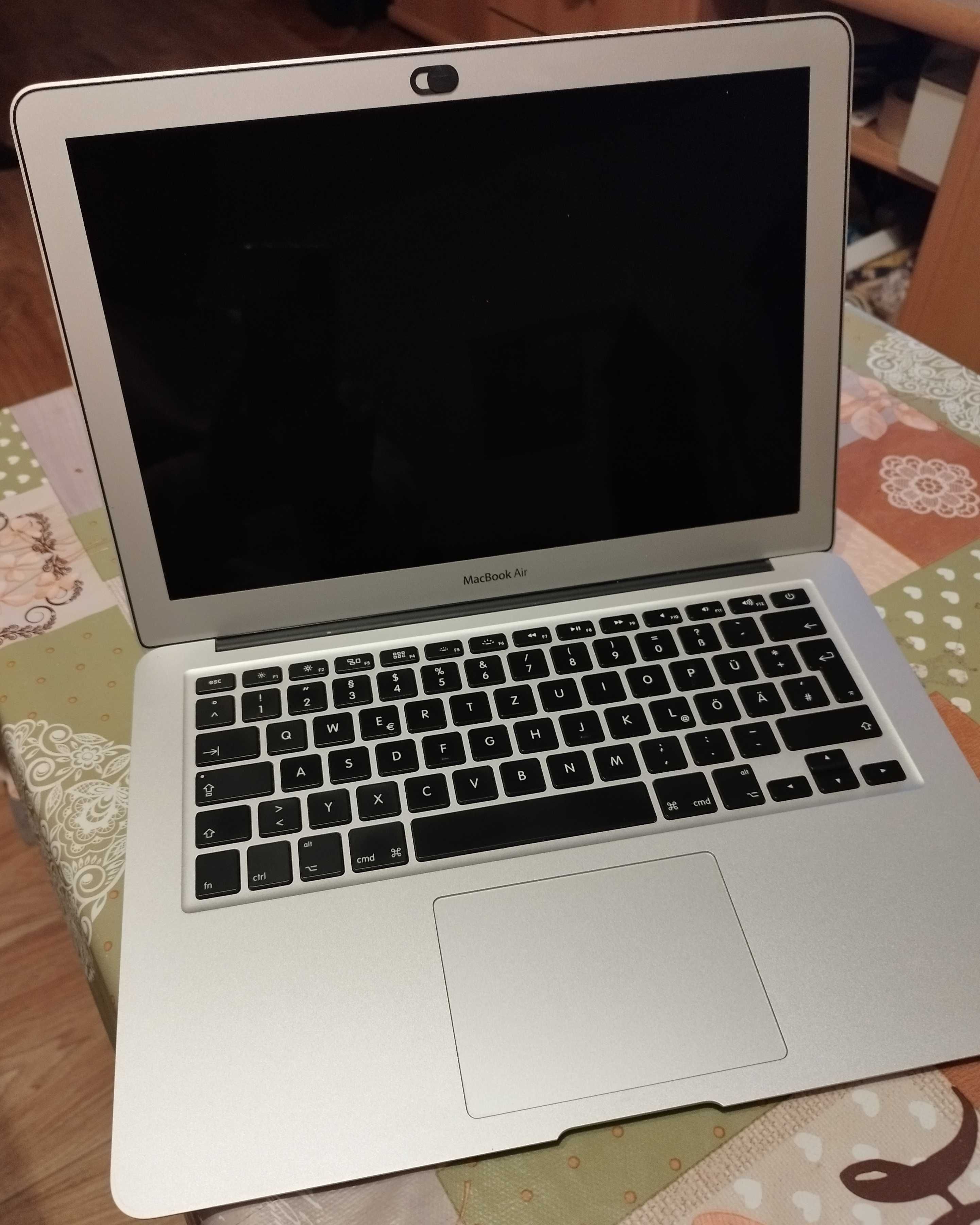 Лаптоп Apple MacBookAir 13.3