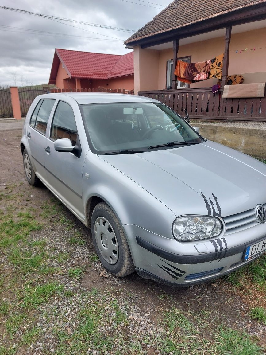 schimb golf 4 cu dacia MCV