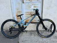 Bicicleta Downhill Mondraker Summum carbon R 2022