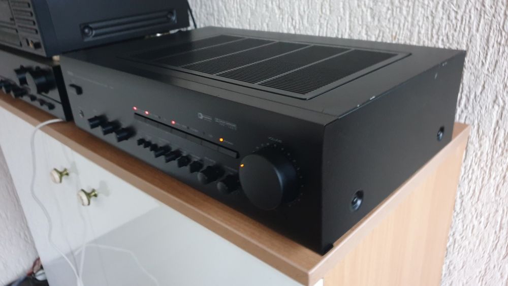 Amplificator Yamaha AVX-500
