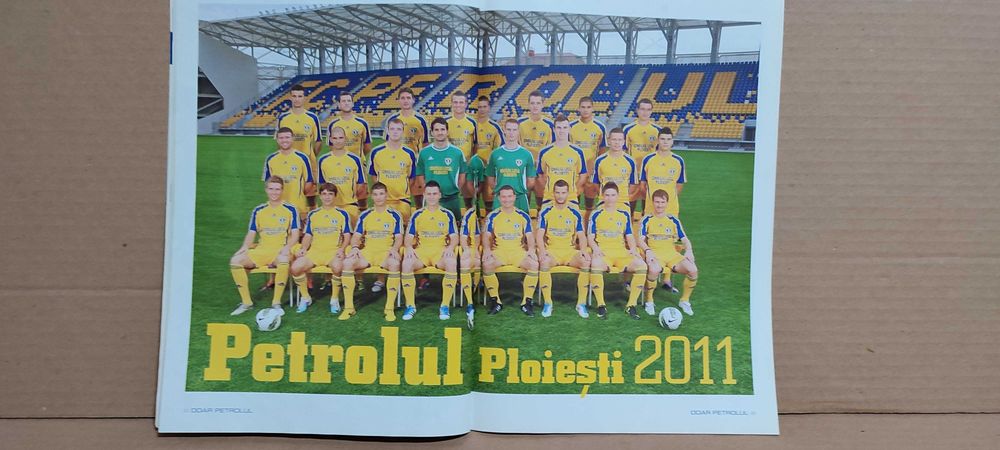 Artefacte PETROLUL Ploiesti : un poster si o carte