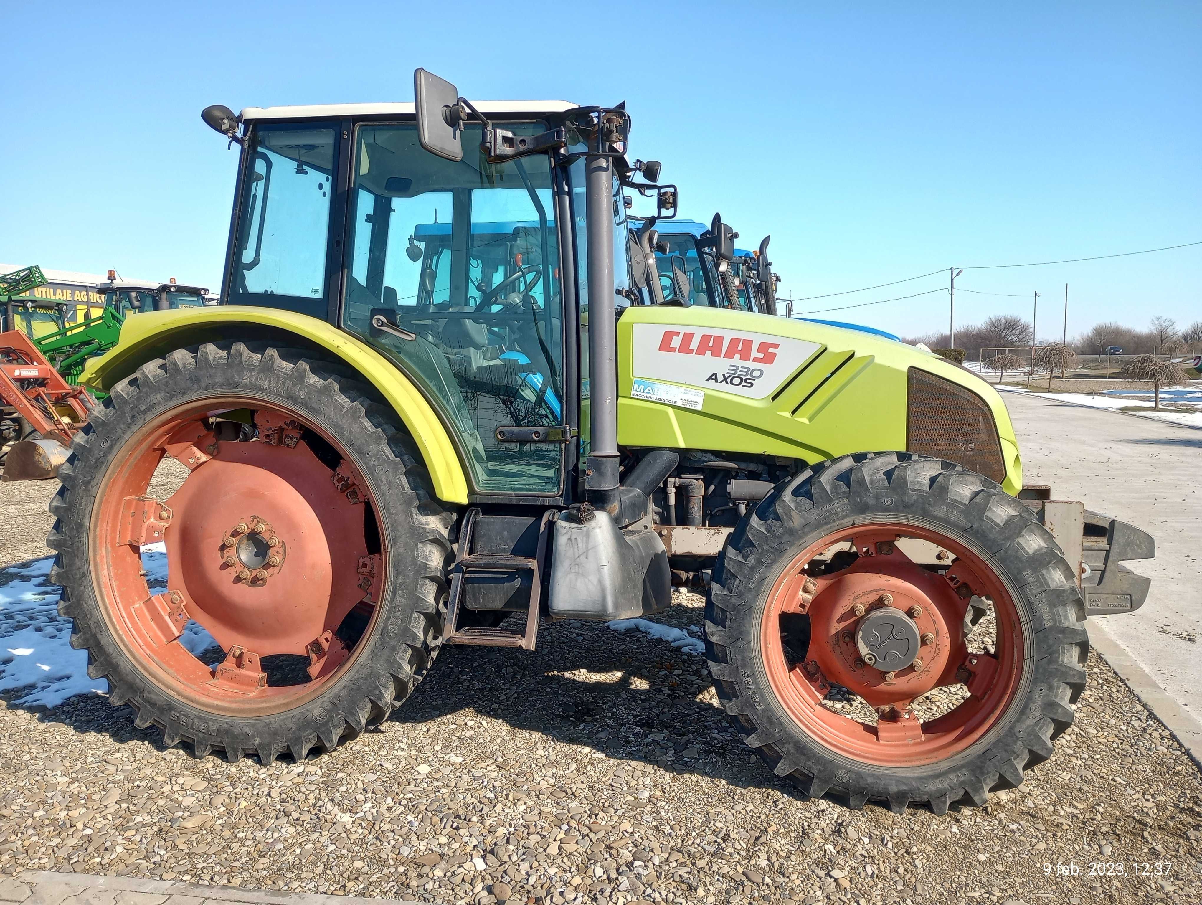 Tractor Claas Axos 330