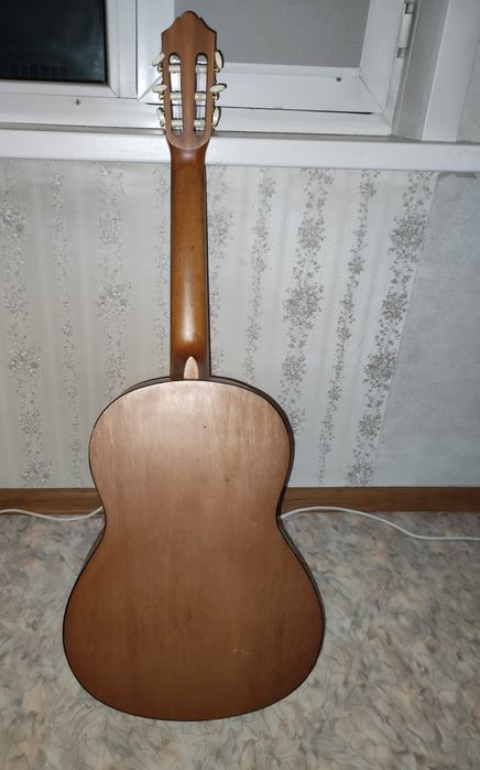 Классическая гитара Yamaha C40 В комплекте идёт медиатор и каподастр