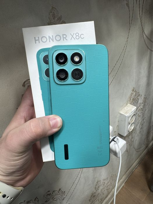 Honor X8c  sotiladi