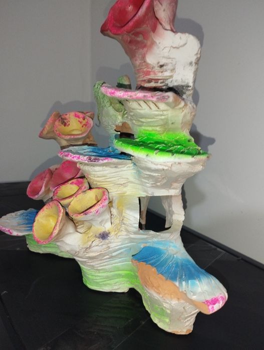 Akvariumni ichi uchun bezakli tosh