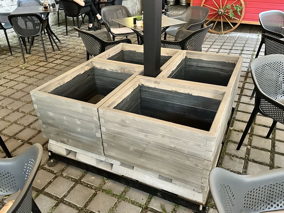 Jardiniere din lemn