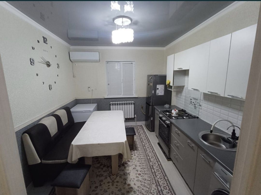 Бир шарбакта екі үй.