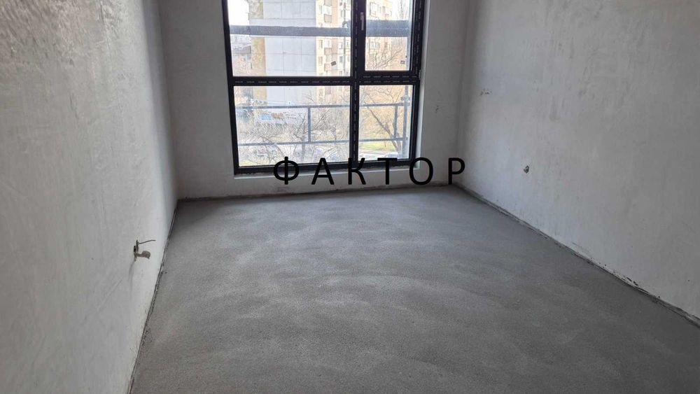 Продава се Тристаен апартамент в Пловдив, Въстанически - 105 кв.м за 1453 €/кв.м - Снимка #1