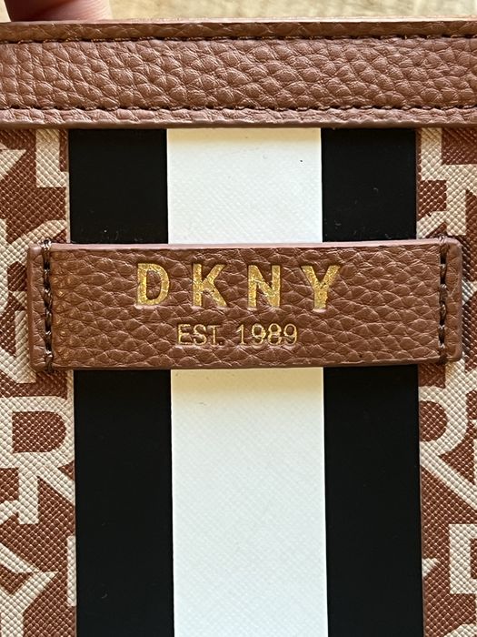 Дамска чанта на DKNY