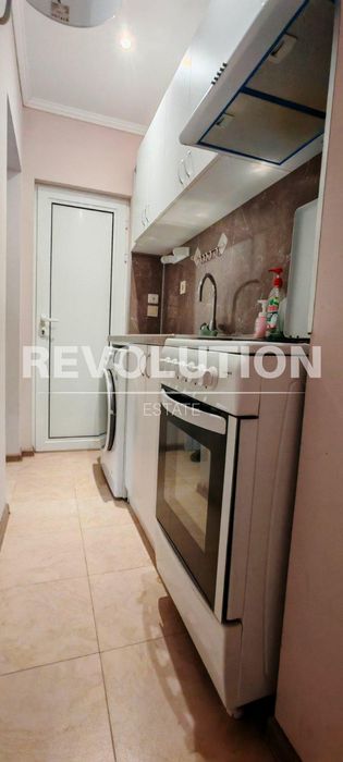 Дава се под наем Едностаен апартамент в Пловдив, Център - 30 кв.м за 275 € - Снимка #4