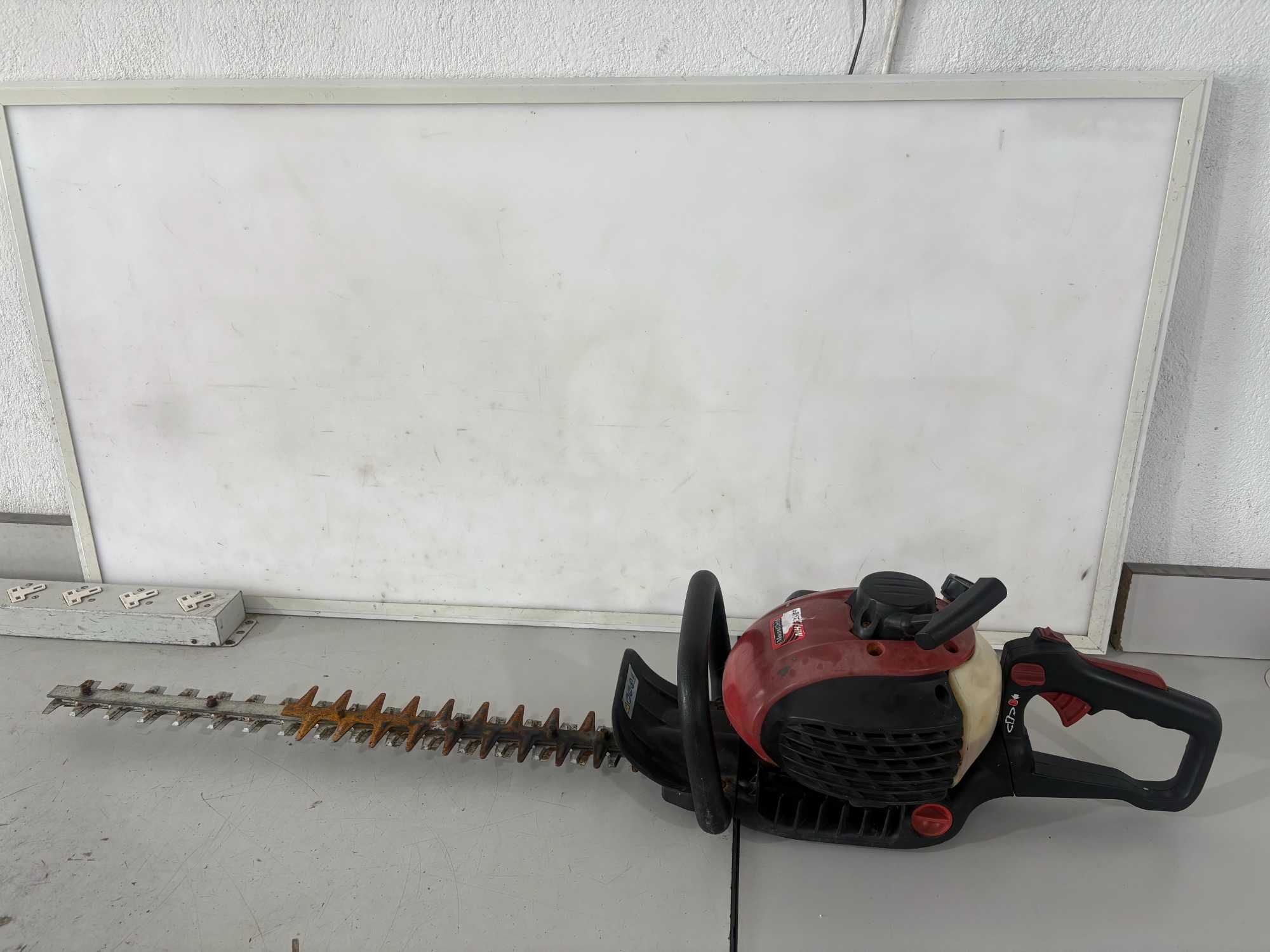 Храсторез бензинов - Mountfield MHJ2424
