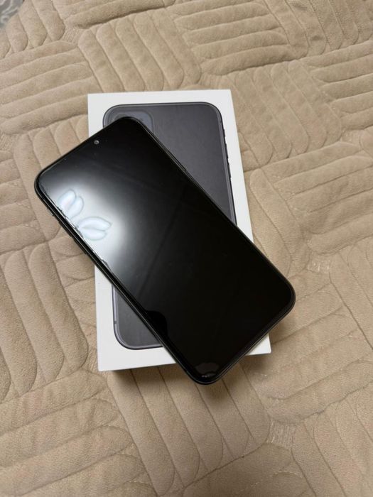 Продам айфон 11 на 64гб