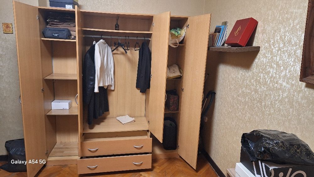 Четирикрилен гардероб