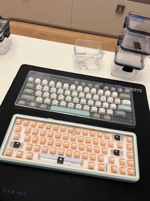 Tastatura mecanica Womier WK60 - switchuri lubrifiate manual