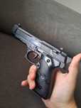 Pistol Cu Bile din plastic!