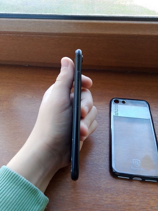 iPhone 7  разбитый экран