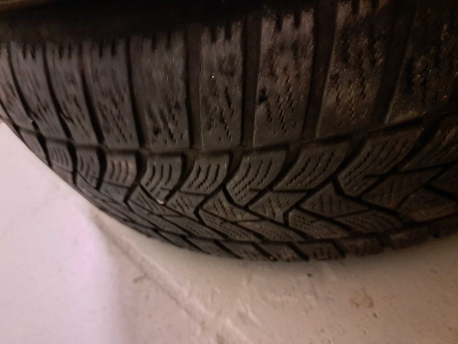 Продавам джанти за Toyota avensis T 27