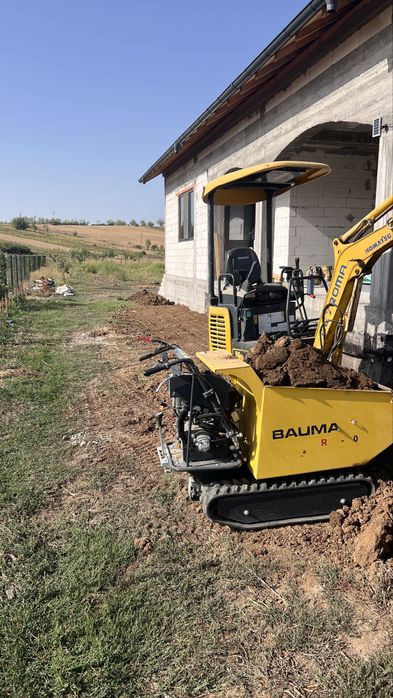 Prestari servicii  cu mini excvator de 2.700 t si 1500 t