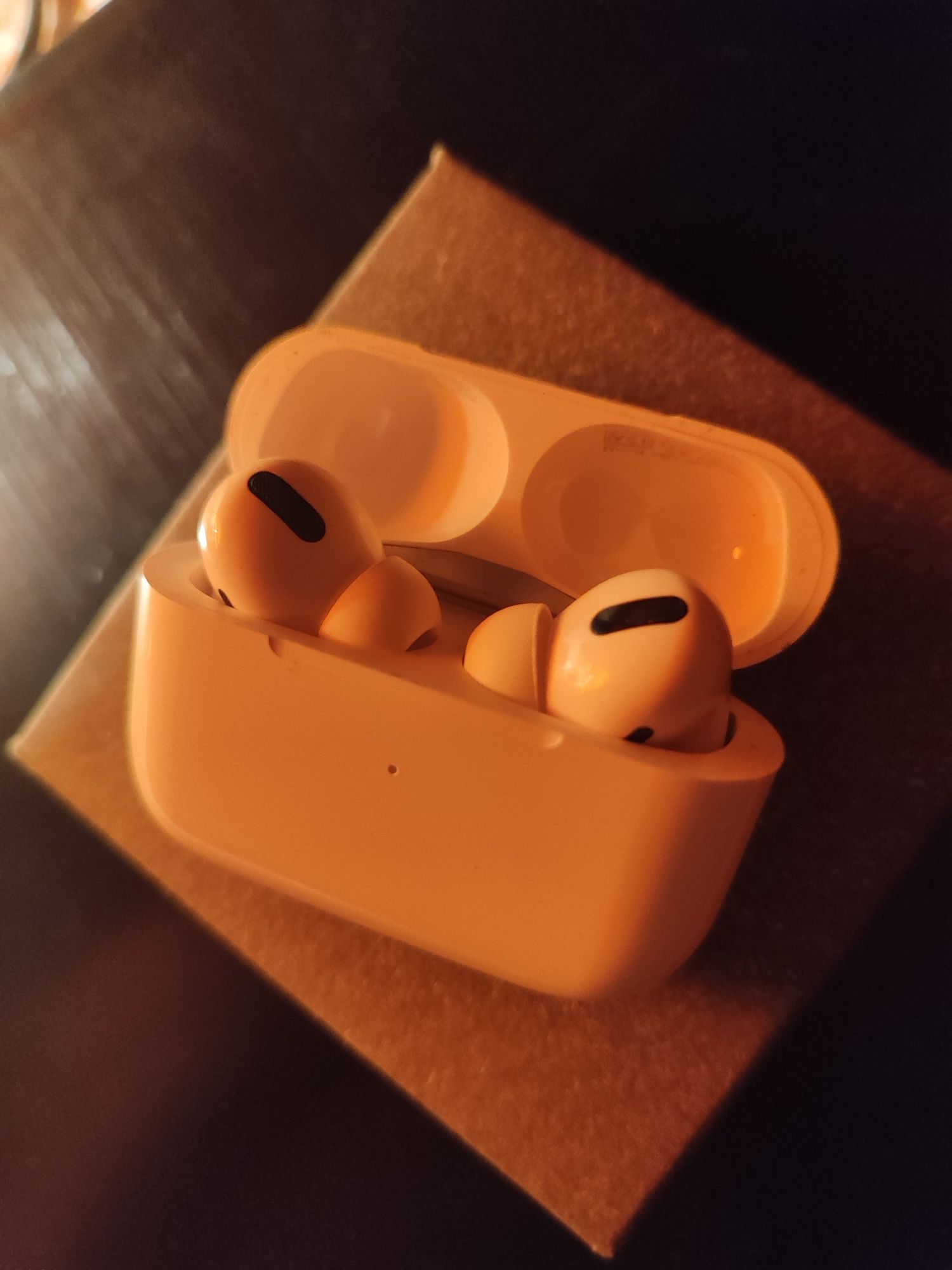 AirPods Pro, почти новые