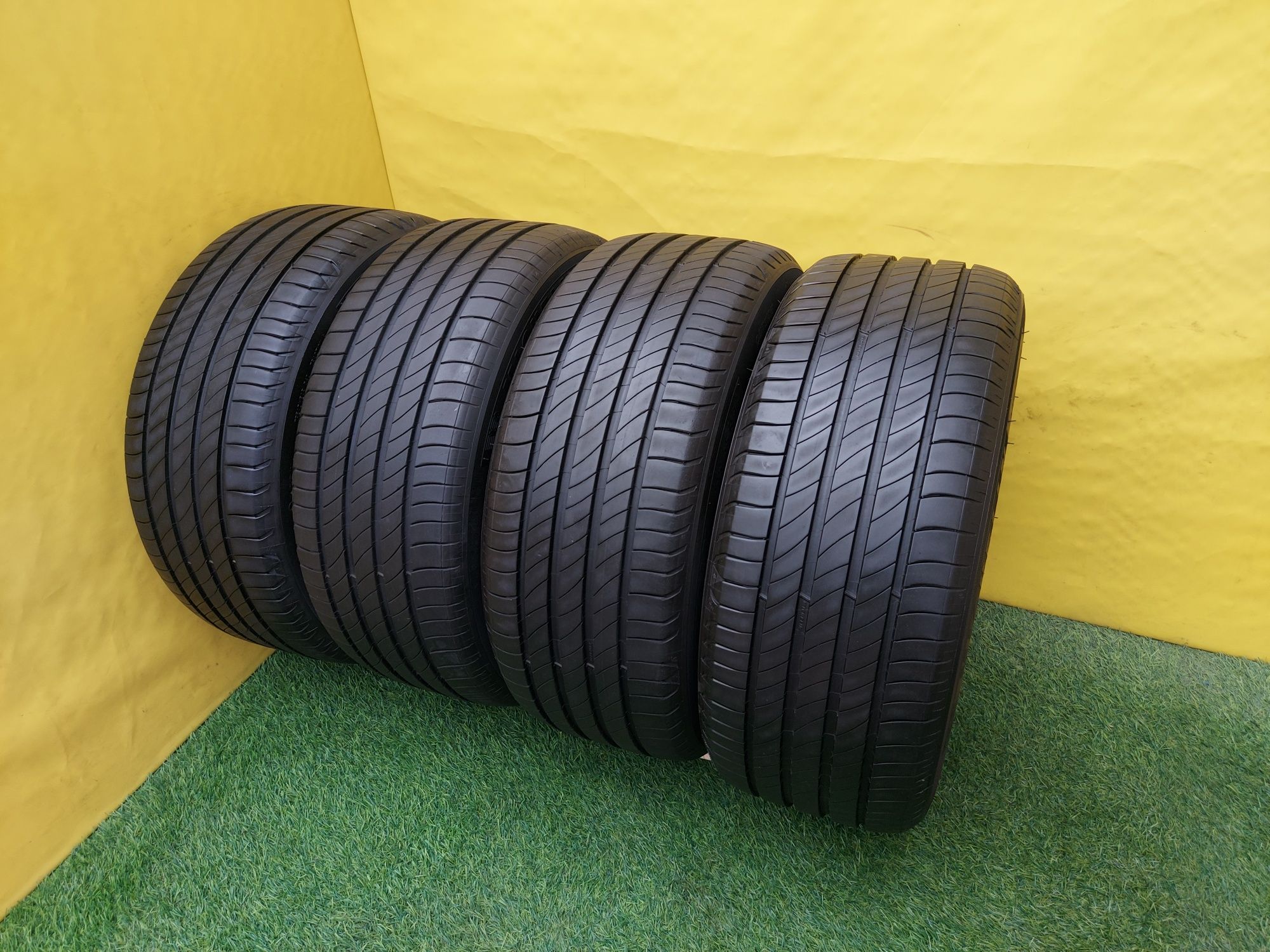 Шины 225/55 R16 Michelin комплект