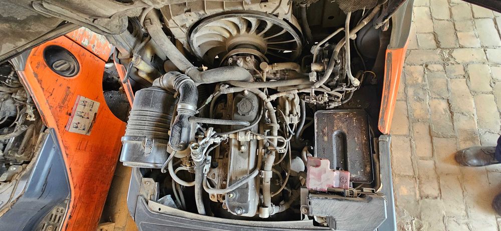 Вилочный погрузчик TOYOTA