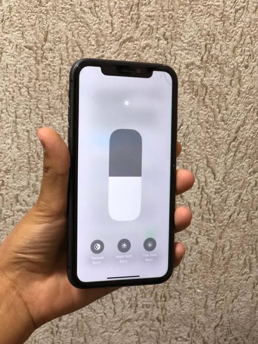 Ideal holatda Iphone 11 64gb