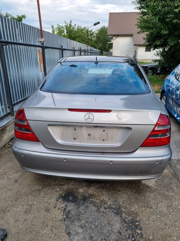 Dezmembrez Mercedes E class E320 cdi W211