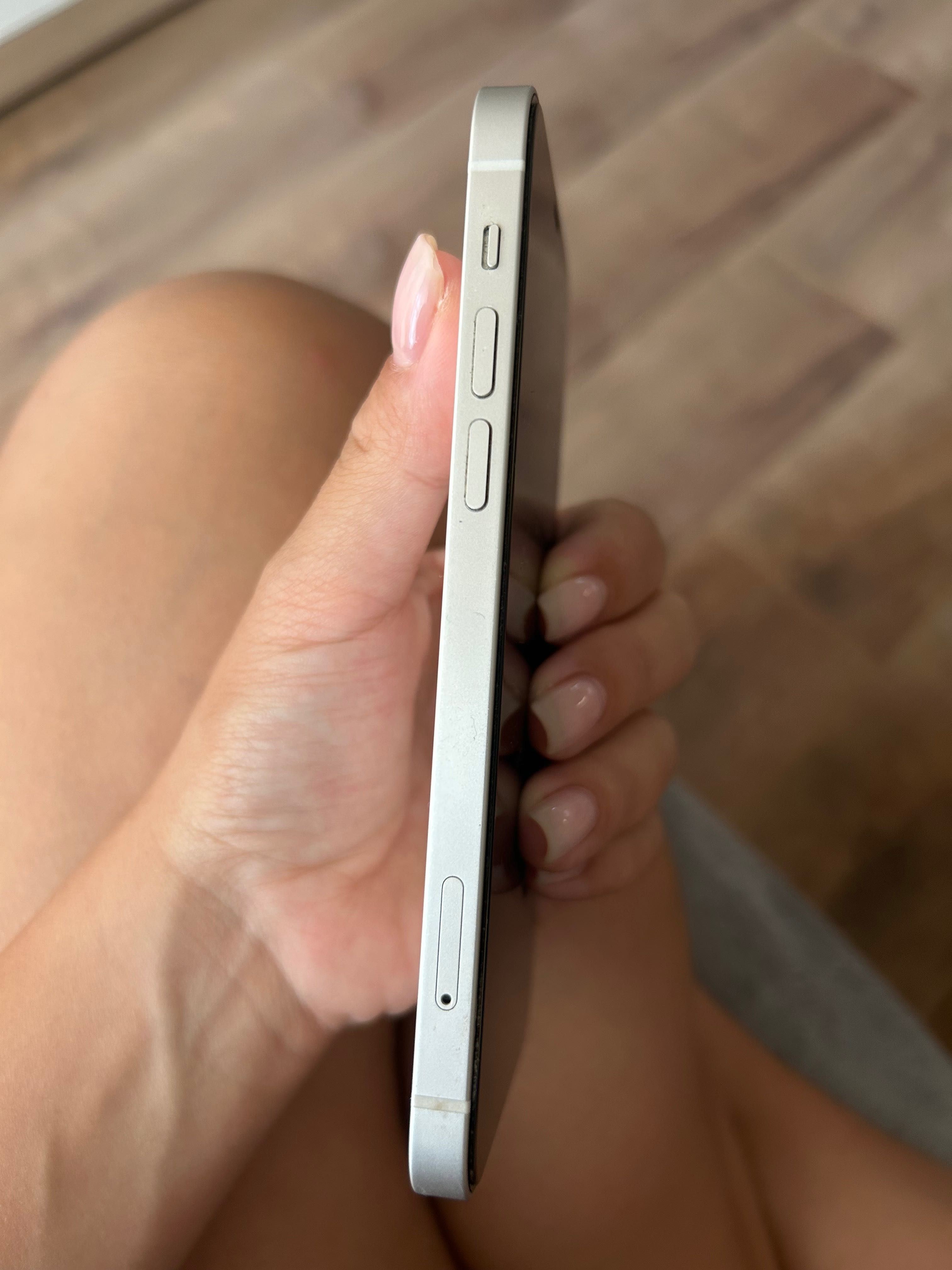 Iphone 12 128gb бял