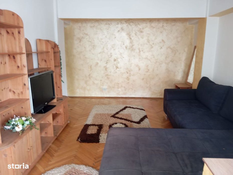 Apartament 3 camere, zona Ambasador, etaj 2