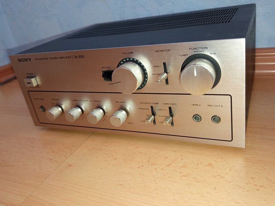 Колекционерско Sony TA-2650