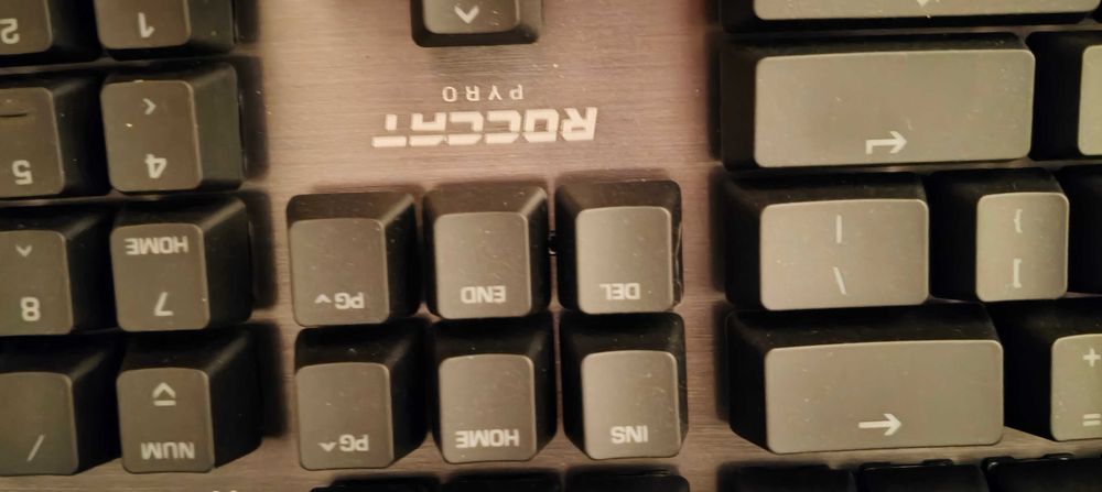 Tastatura Gaming Roccat Pyro AIMO RGB Mecanica