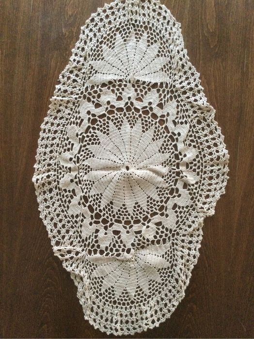 Покривка за маса плетена на една кука